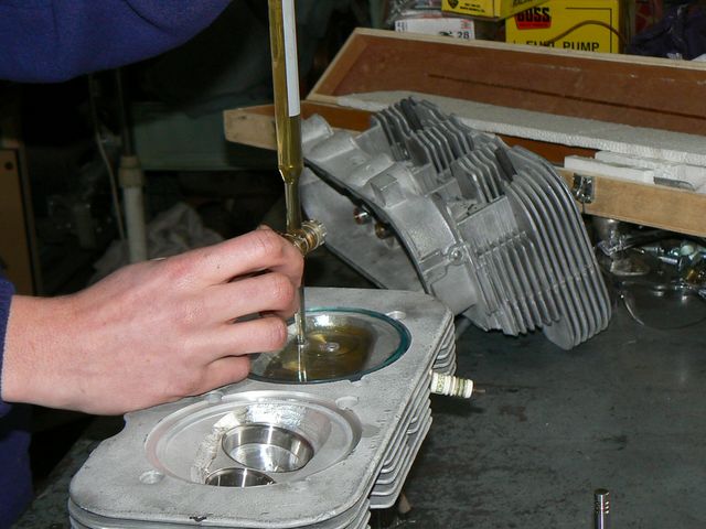 Measuring VW head chamber